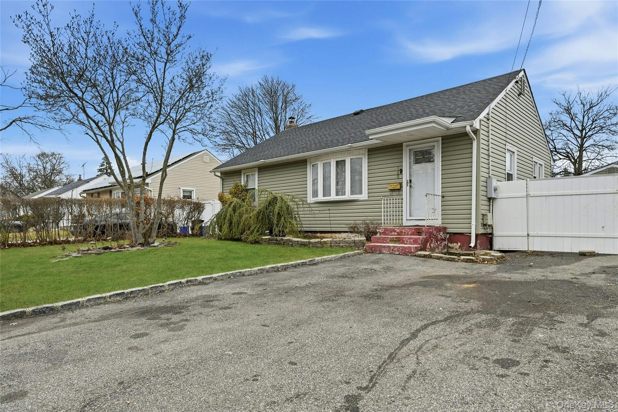 Single Family Cumberbach Suffolk County, NY 11798, MLS-972785-3