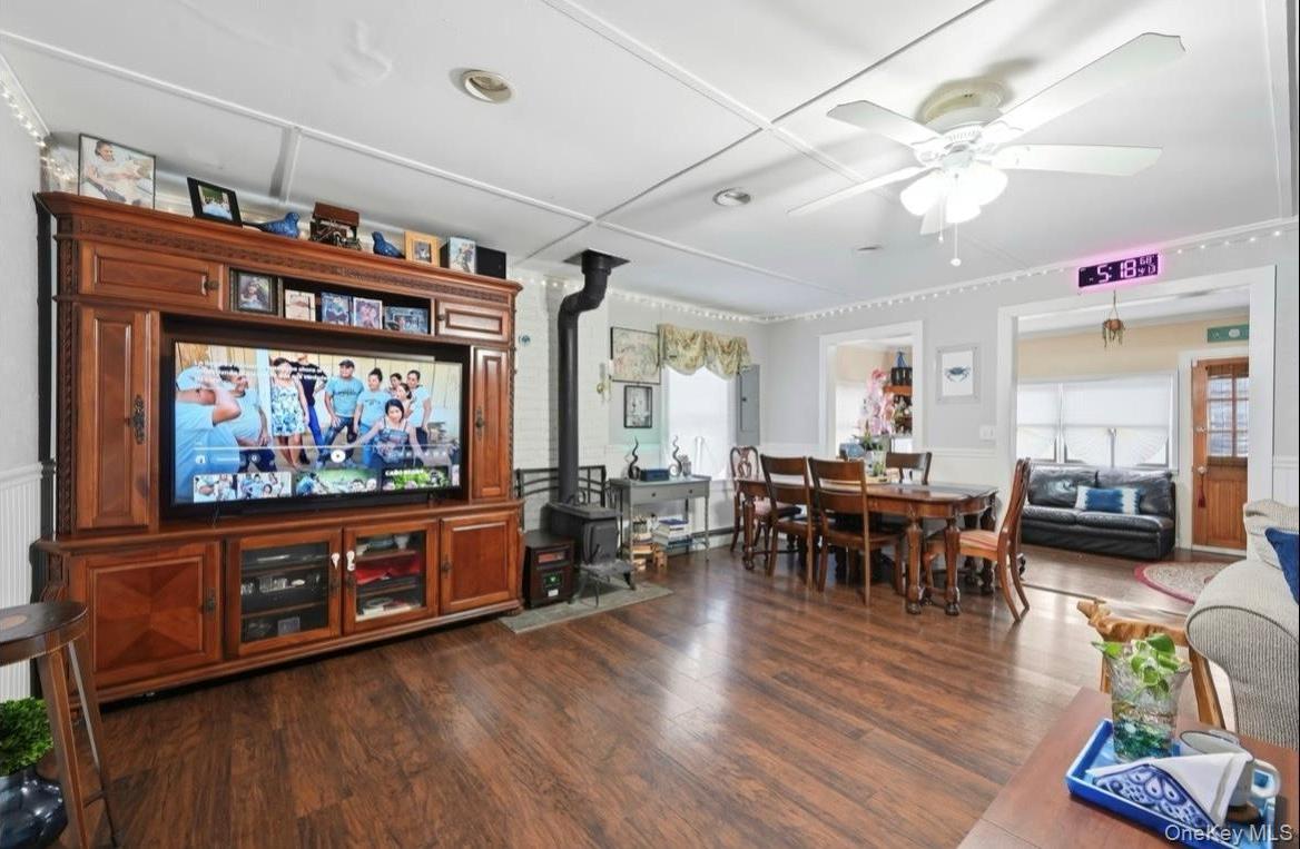 Single Family Locust  Suffolk County, NY 11901, MLS-972805-5