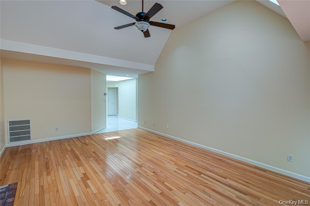 Condo Admirals Suffolk County, NY 11706, MLS-972842-9