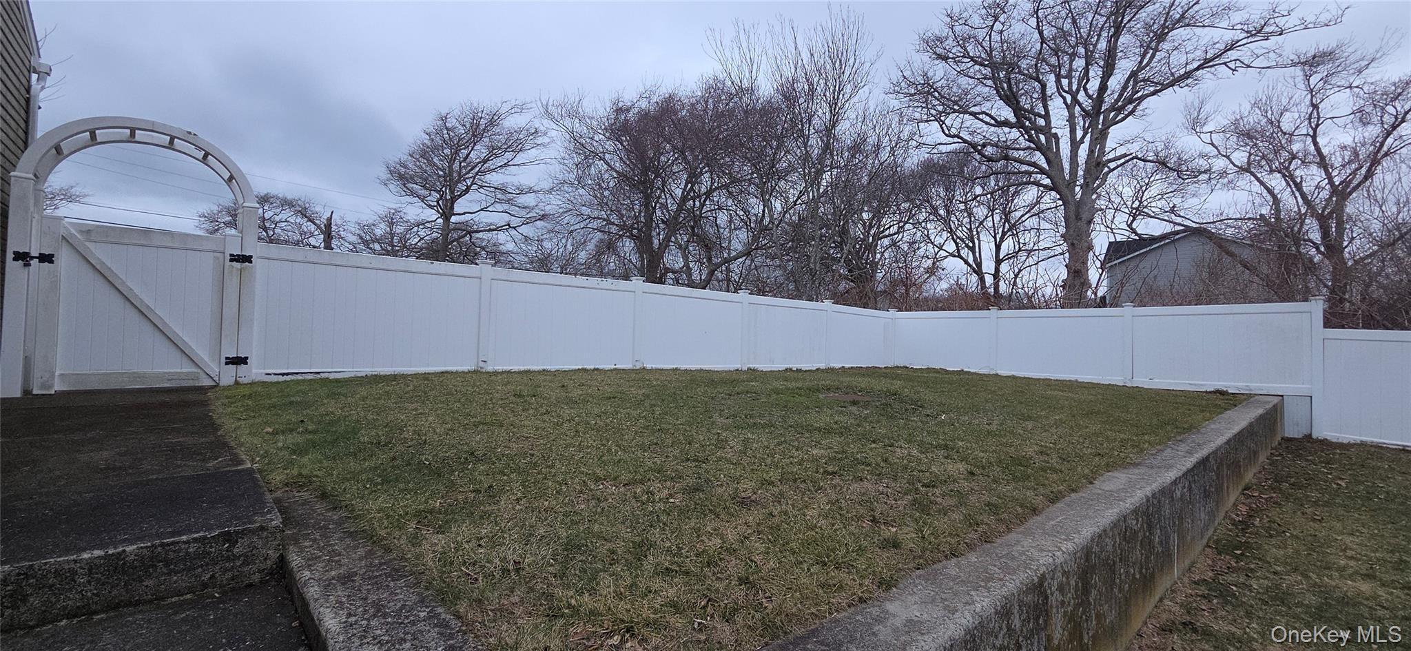 Single Family Diana  Suffolk County, NY 11951, MLS-972846-25