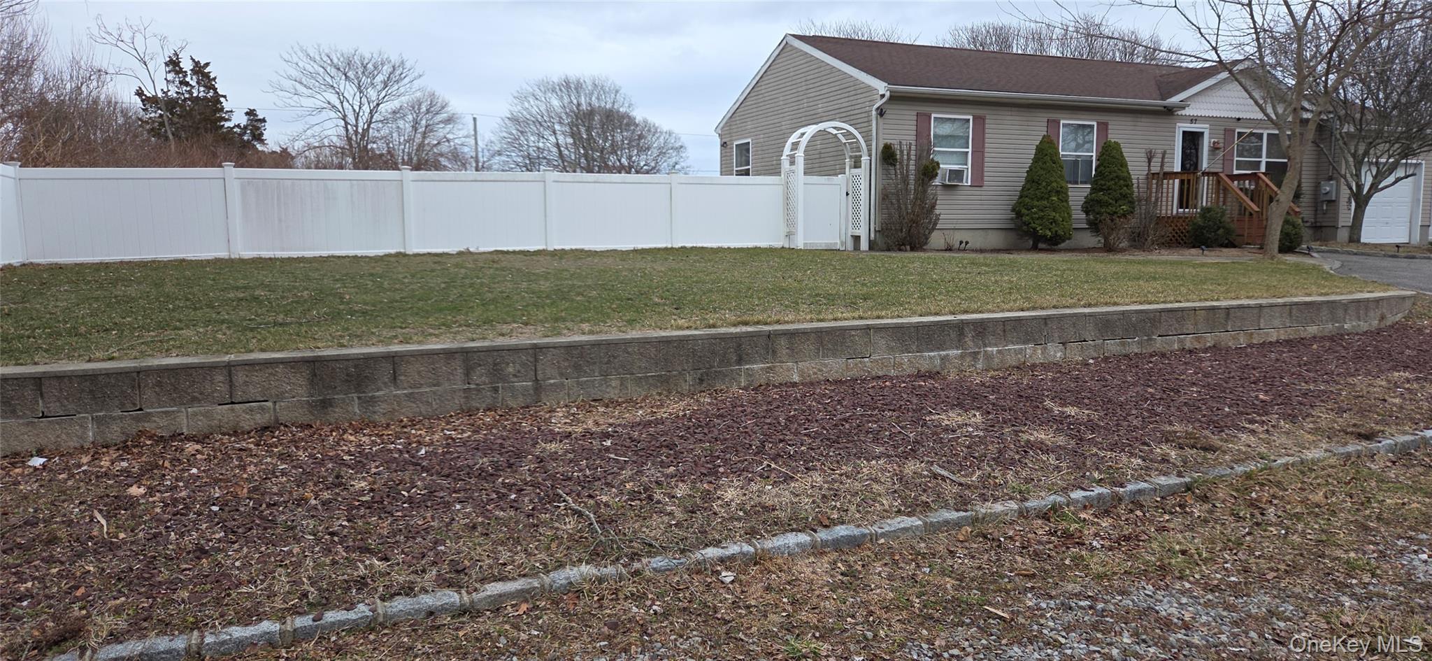 Single Family Diana  Suffolk County, NY 11951, MLS-972846-28