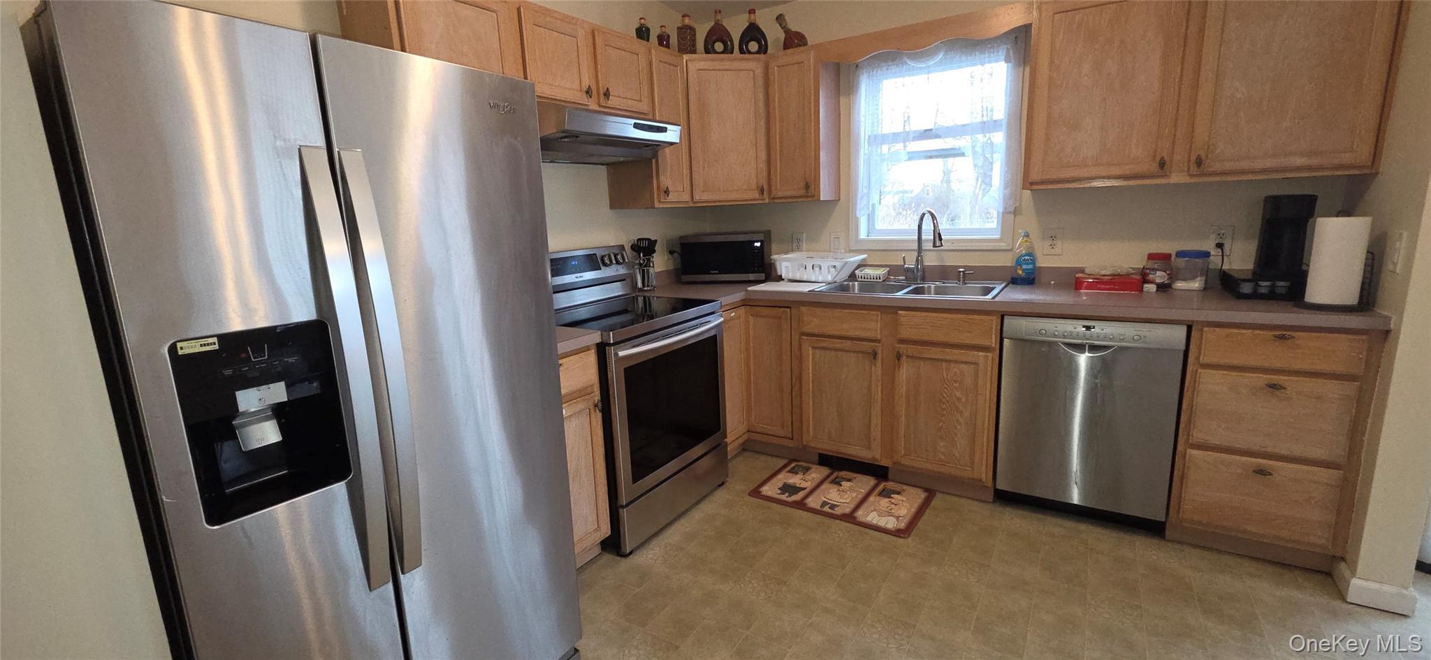 Single Family Diana  Suffolk County, NY 11951, MLS-972846-9