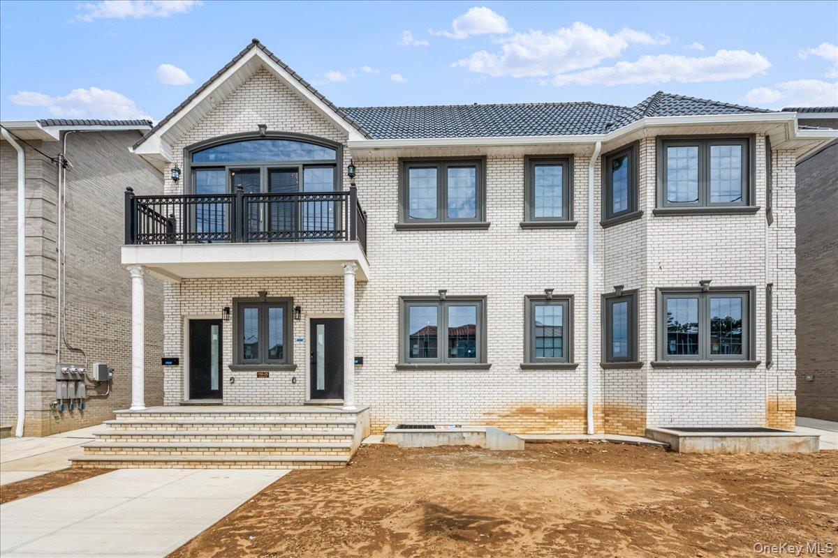 Single Family Hawtree St  Queens, NY 11417, MLS-972862-4