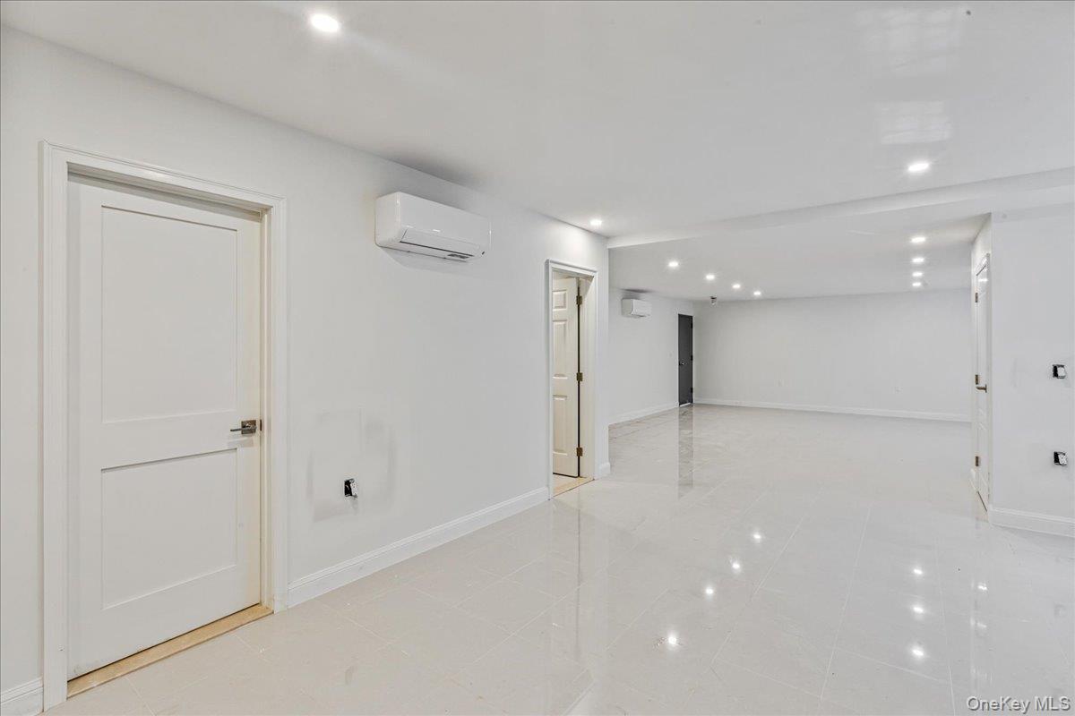 Single Family Hawtree  Queens, NY 11417, MLS-972877-17