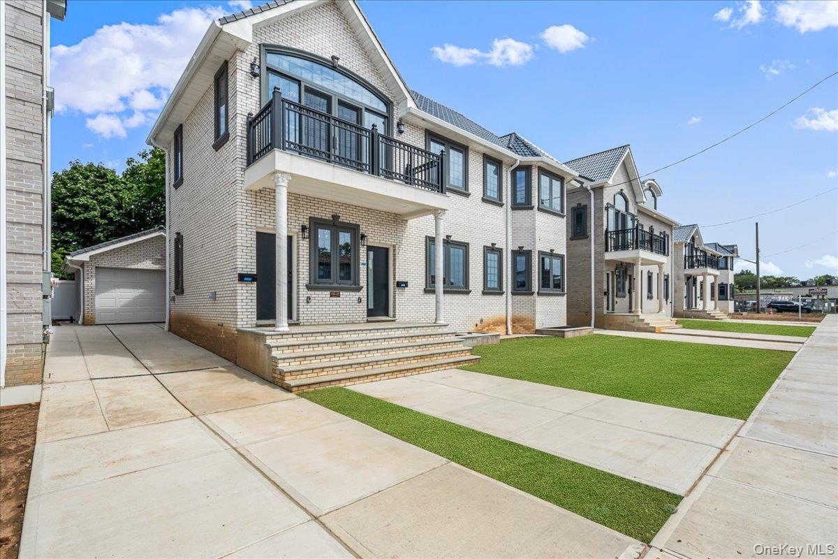 Single Family Hawtree  Queens, NY 11417, MLS-972877-2