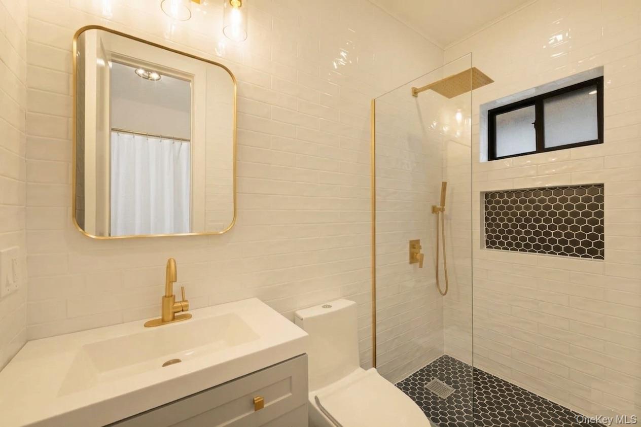 Single Family East 43rd Street Brooklyn, NY 11210, MLS-972880-4