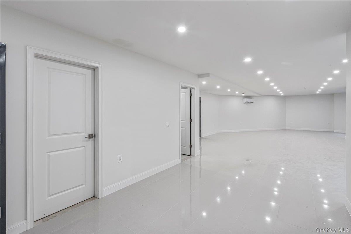 Single Family Hawtree  Queens, NY 11417, MLS-972904-16