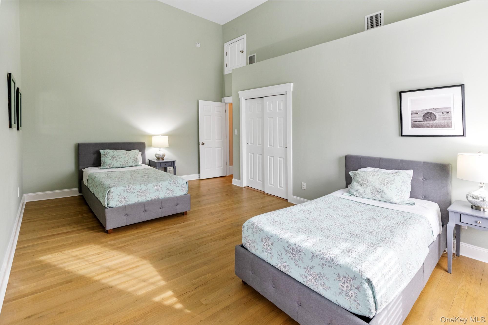 Single Family Shinnecock Hills Road  Suffolk County, NY 11968, MLS-972909-32