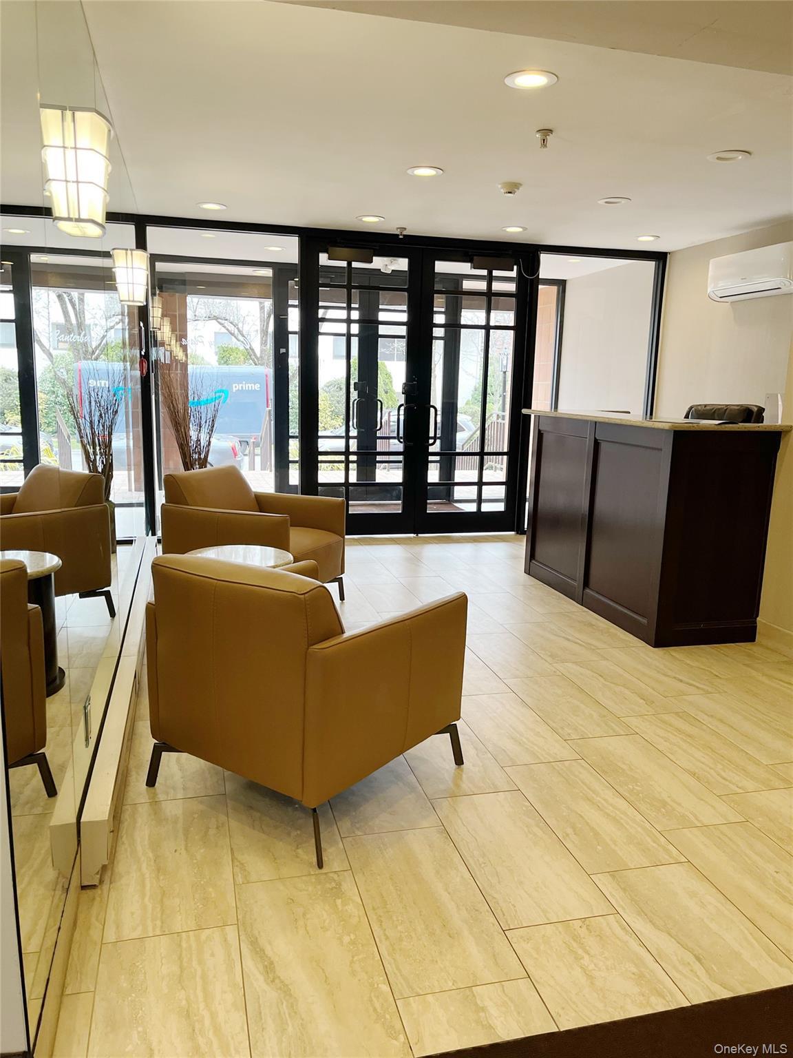 Condo Canterbury Nassau County, NY 11021, MLS-972945-5