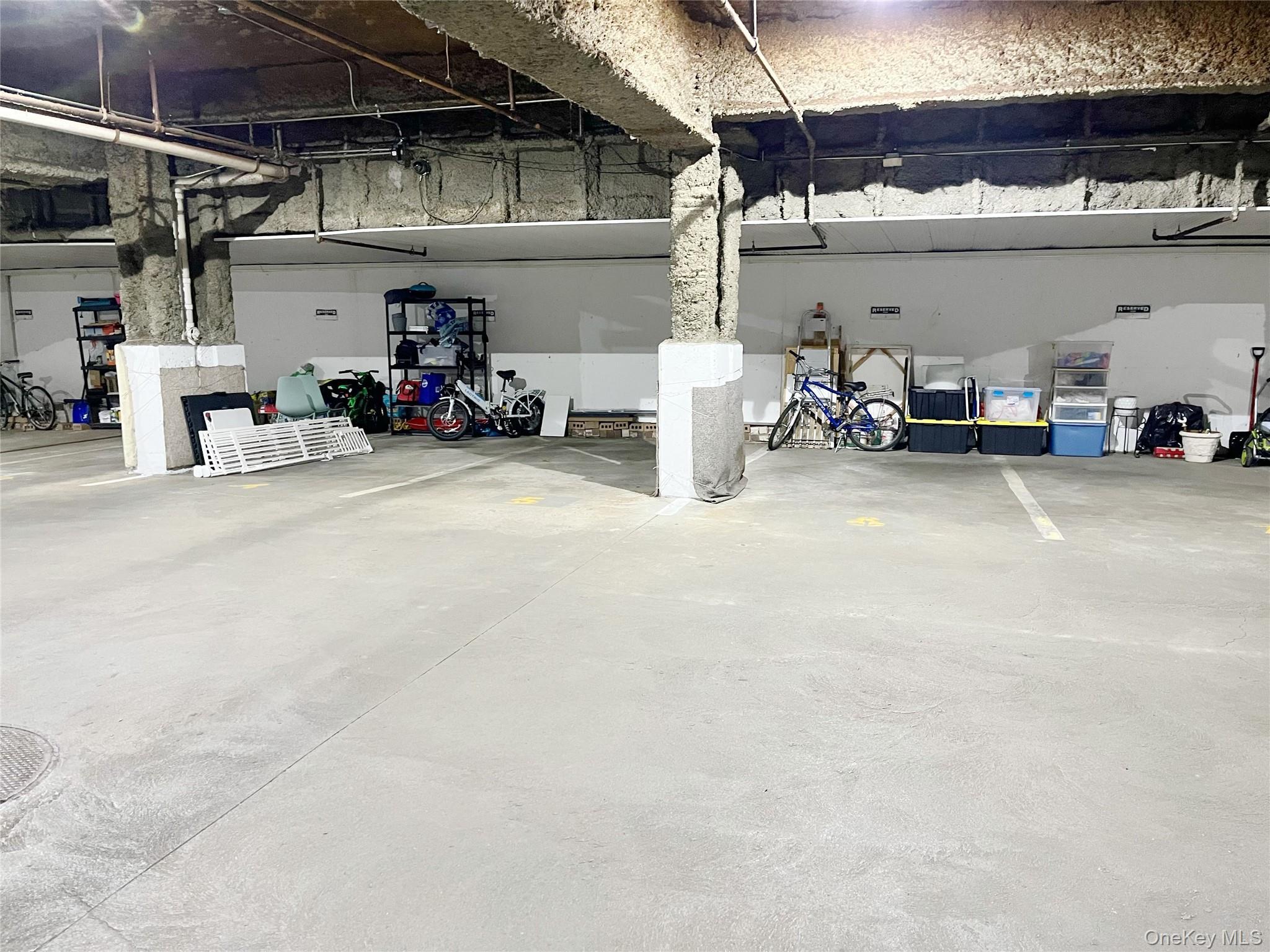 Condo Canterbury Nassau County, NY 11021, MLS-972945-7