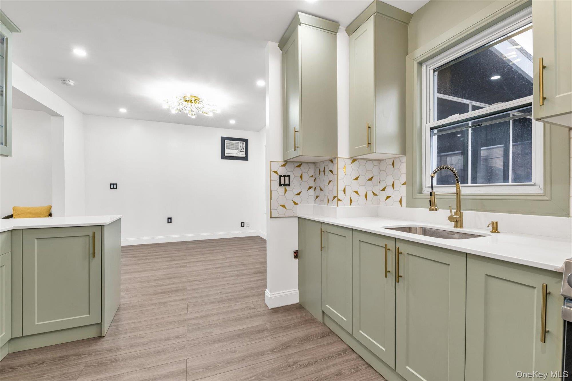 Single Family 204th  Queens, NY 11423, MLS-972966-9