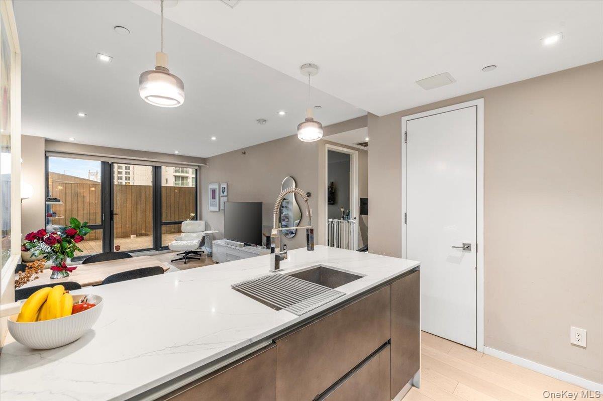 Condo 27th  Queens, NY 11101, MLS-972972-21