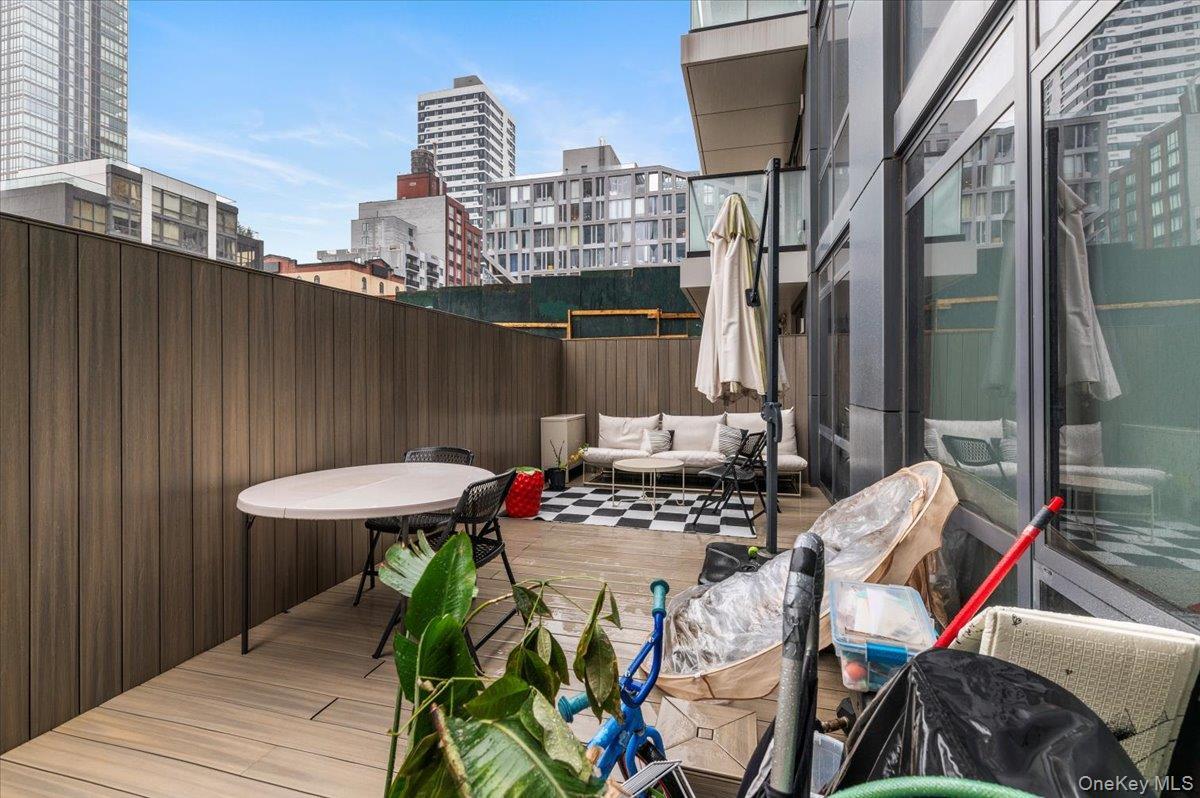 Condo 27th  Queens, NY 11101, MLS-972972-27