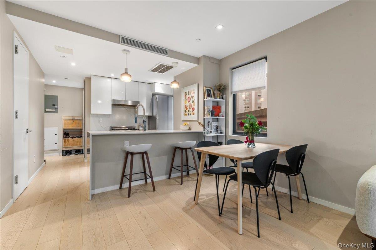 Condo 27th  Queens, NY 11101, MLS-972972-4