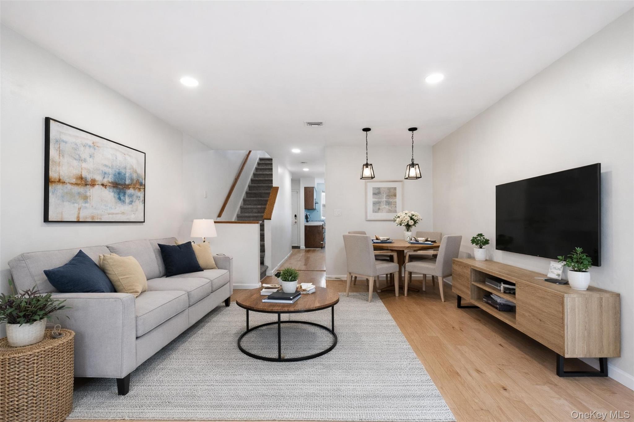 Single Family Knoll  Westchester County, NY 10562, MLS-972983-13