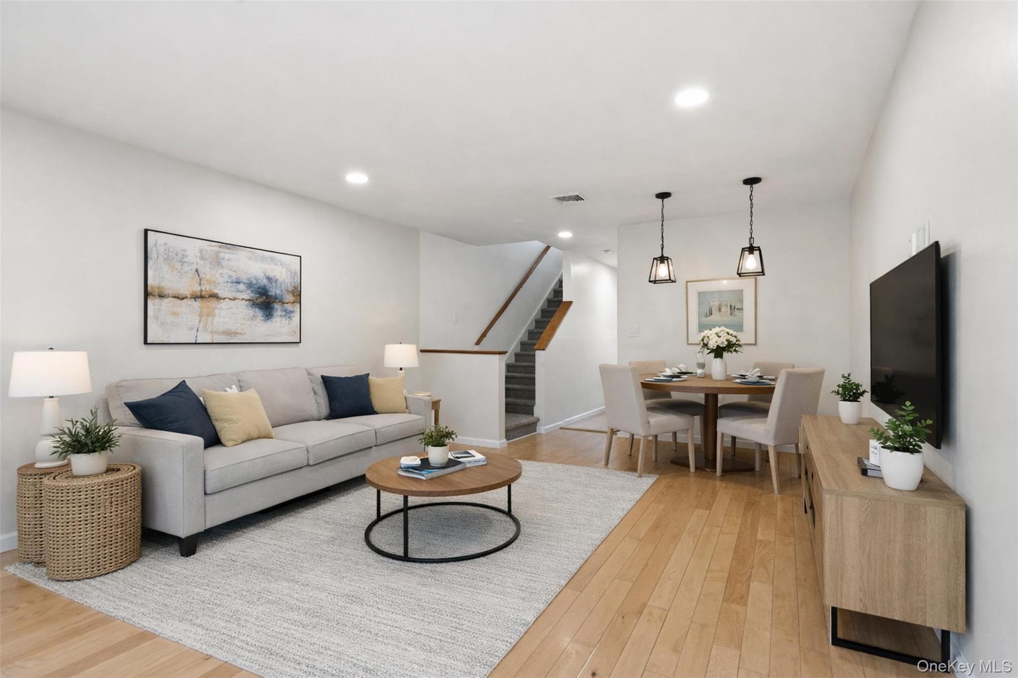 Single Family Knoll  Westchester County, NY 10562, MLS-972983-15