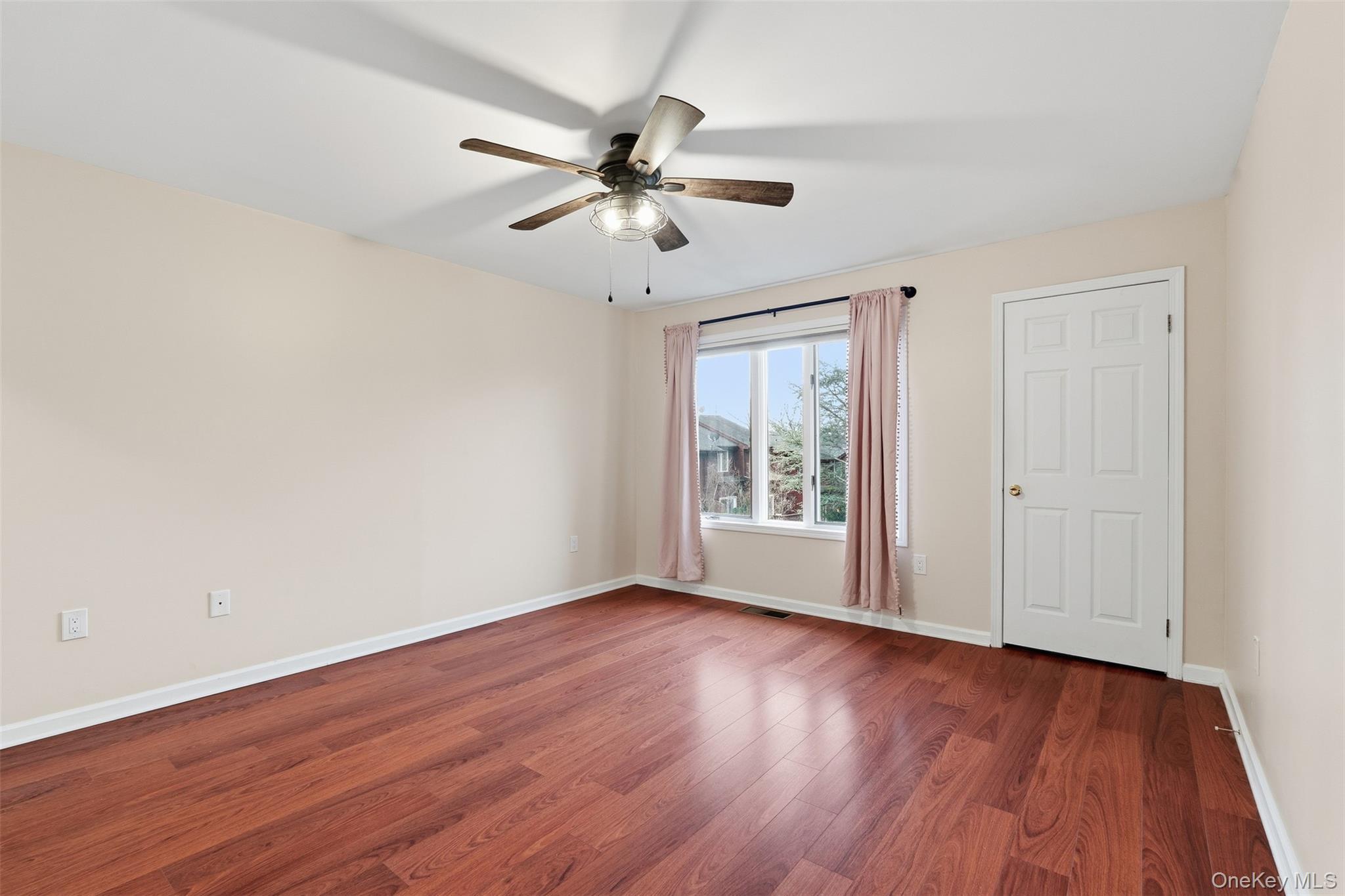 Single Family Knoll  Westchester County, NY 10562, MLS-972983-20