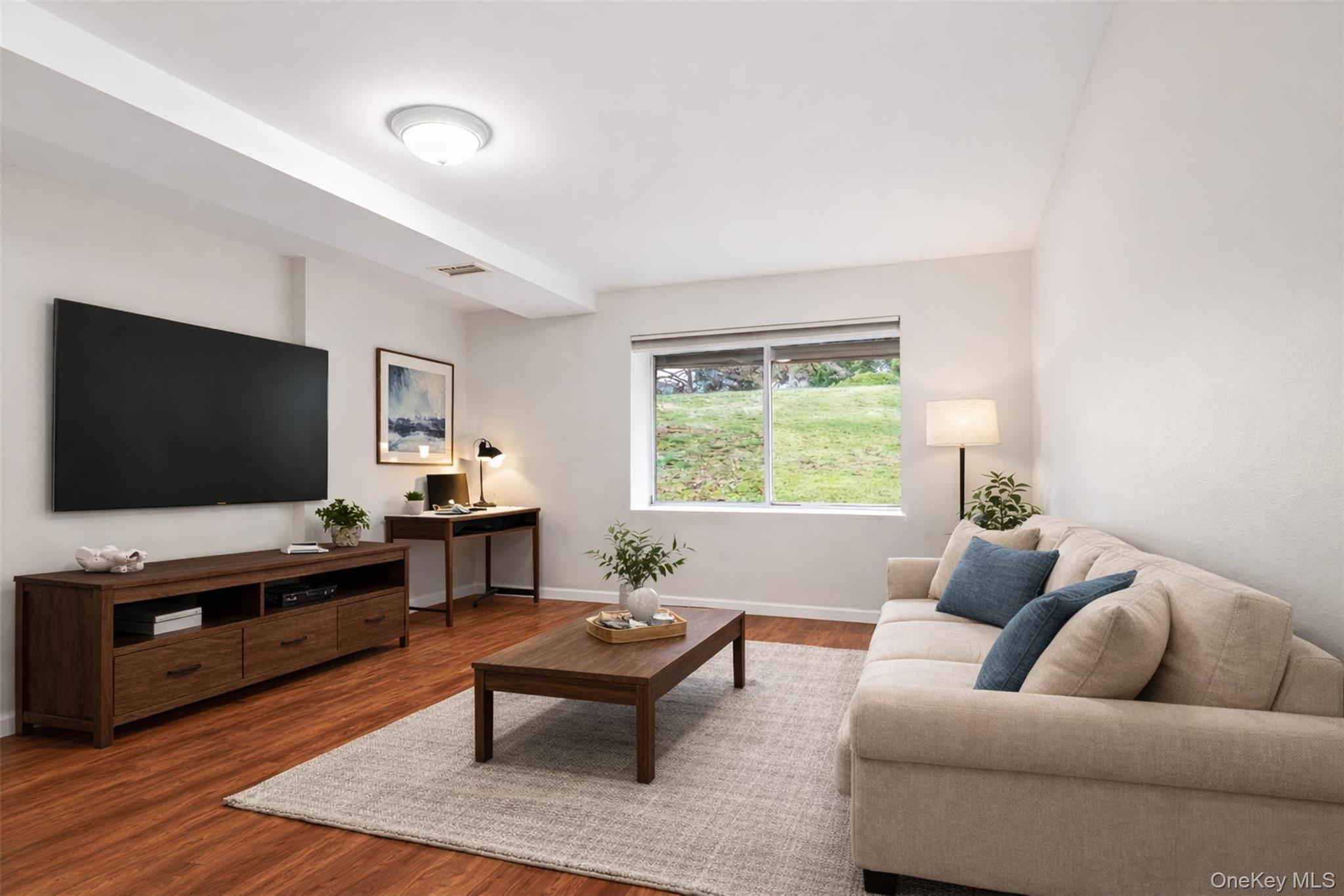 Single Family Knoll  Westchester County, NY 10562, MLS-972983-28