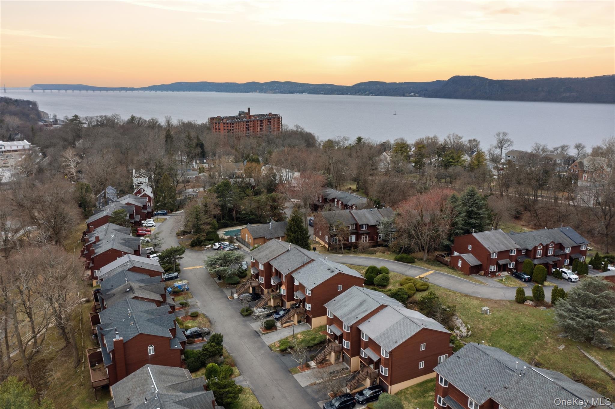 Single Family Knoll  Westchester County, NY 10562, MLS-972983-3