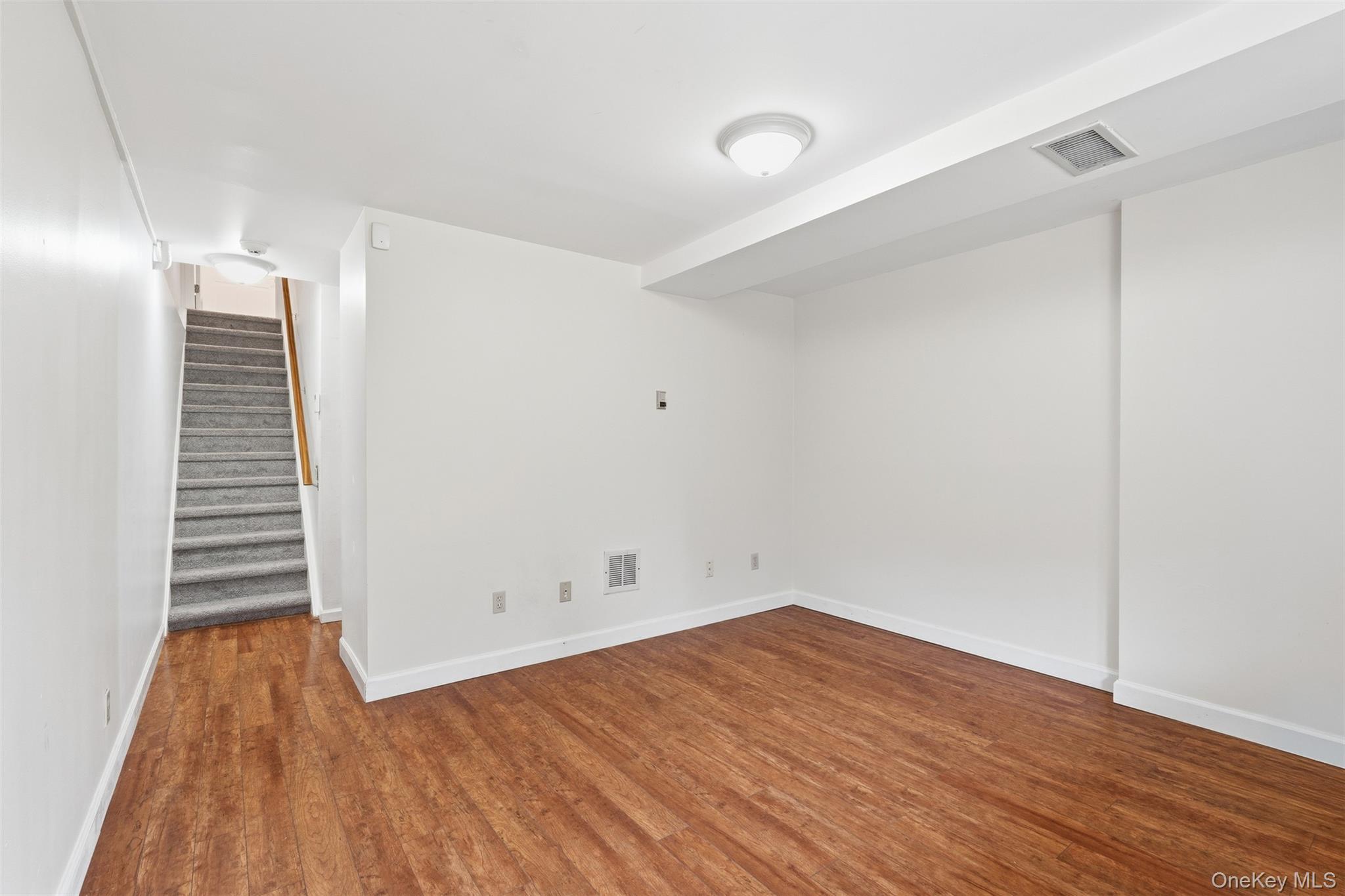 Single Family Knoll  Westchester County, NY 10562, MLS-972983-30