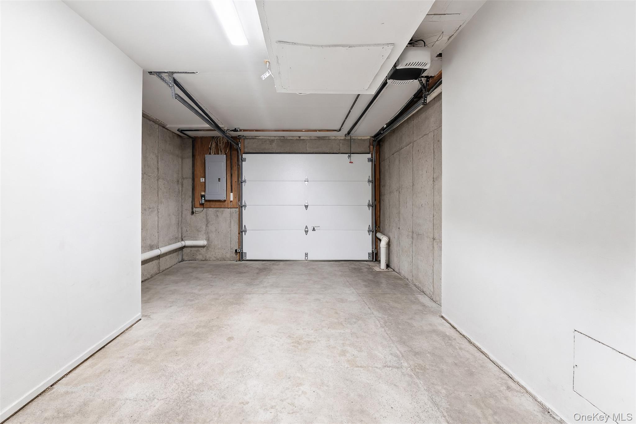 Single Family Knoll  Westchester County, NY 10562, MLS-972983-32