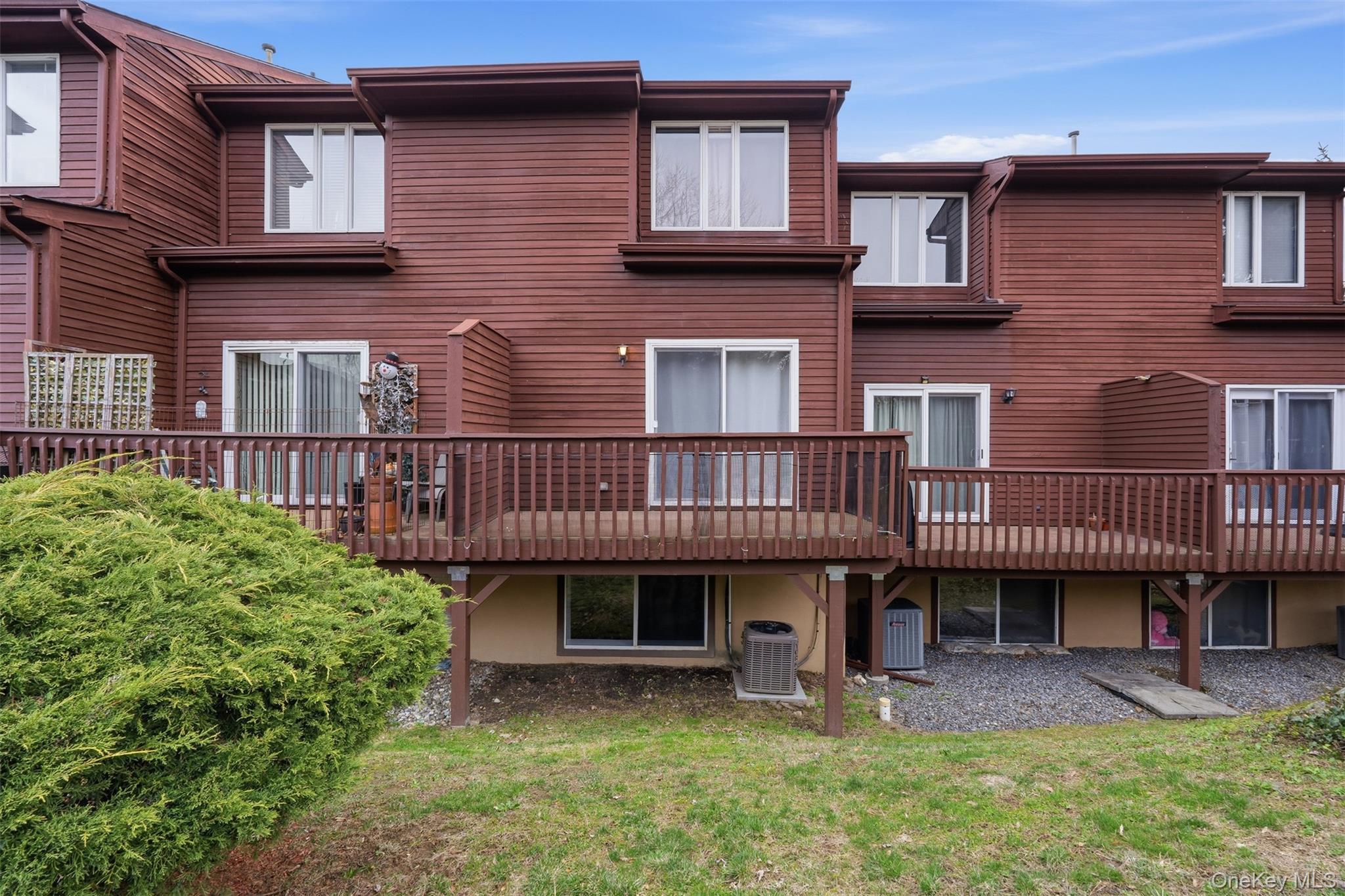 Single Family Knoll  Westchester County, NY 10562, MLS-972983-34