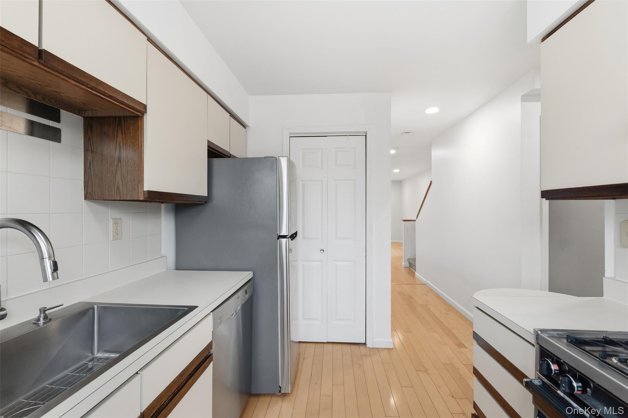 Single Family Knoll  Westchester County, NY 10562, MLS-972983-9