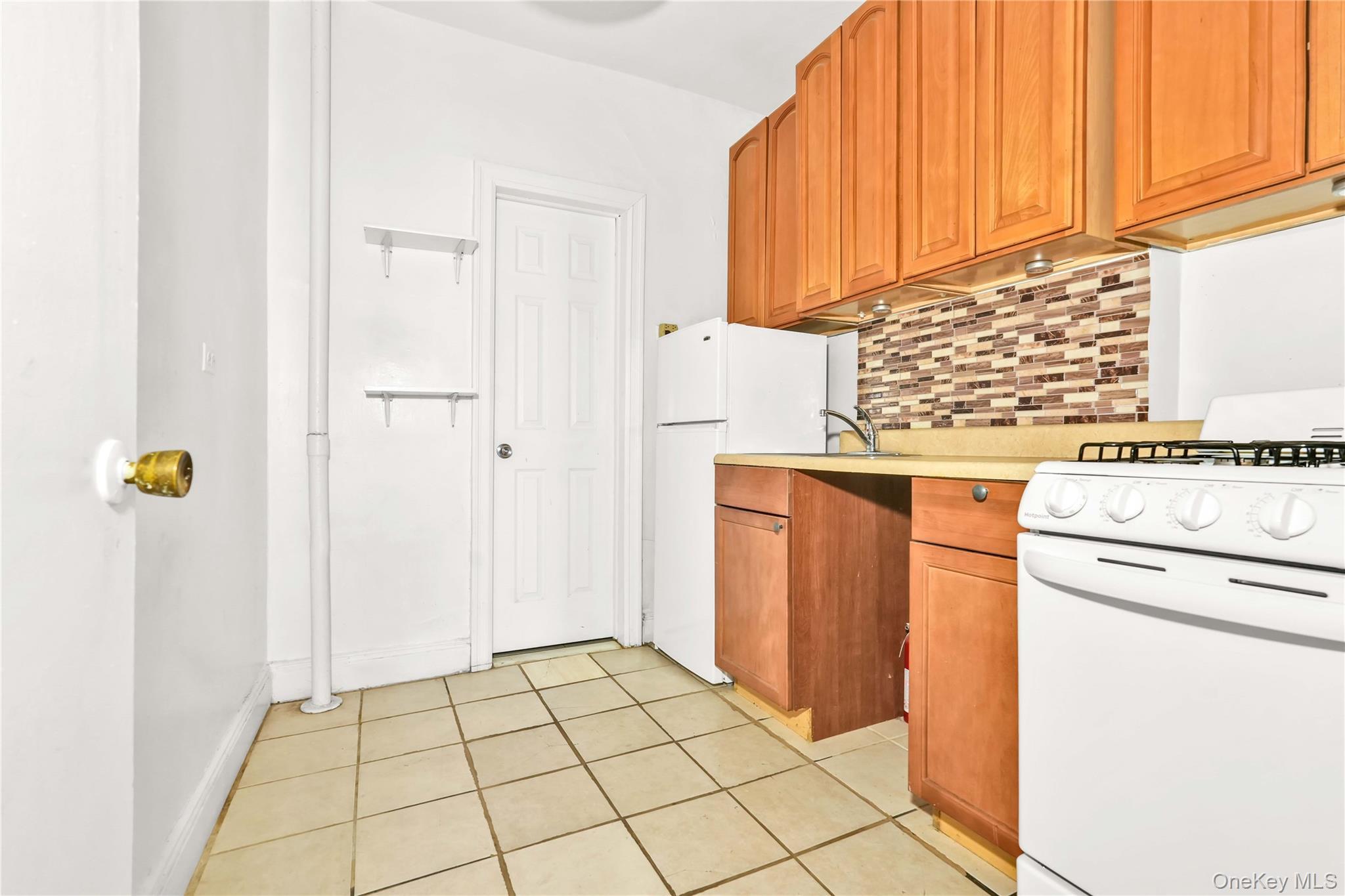 Coop E 88 Street  Manhattan, NY 10128, MLS-972984-12
