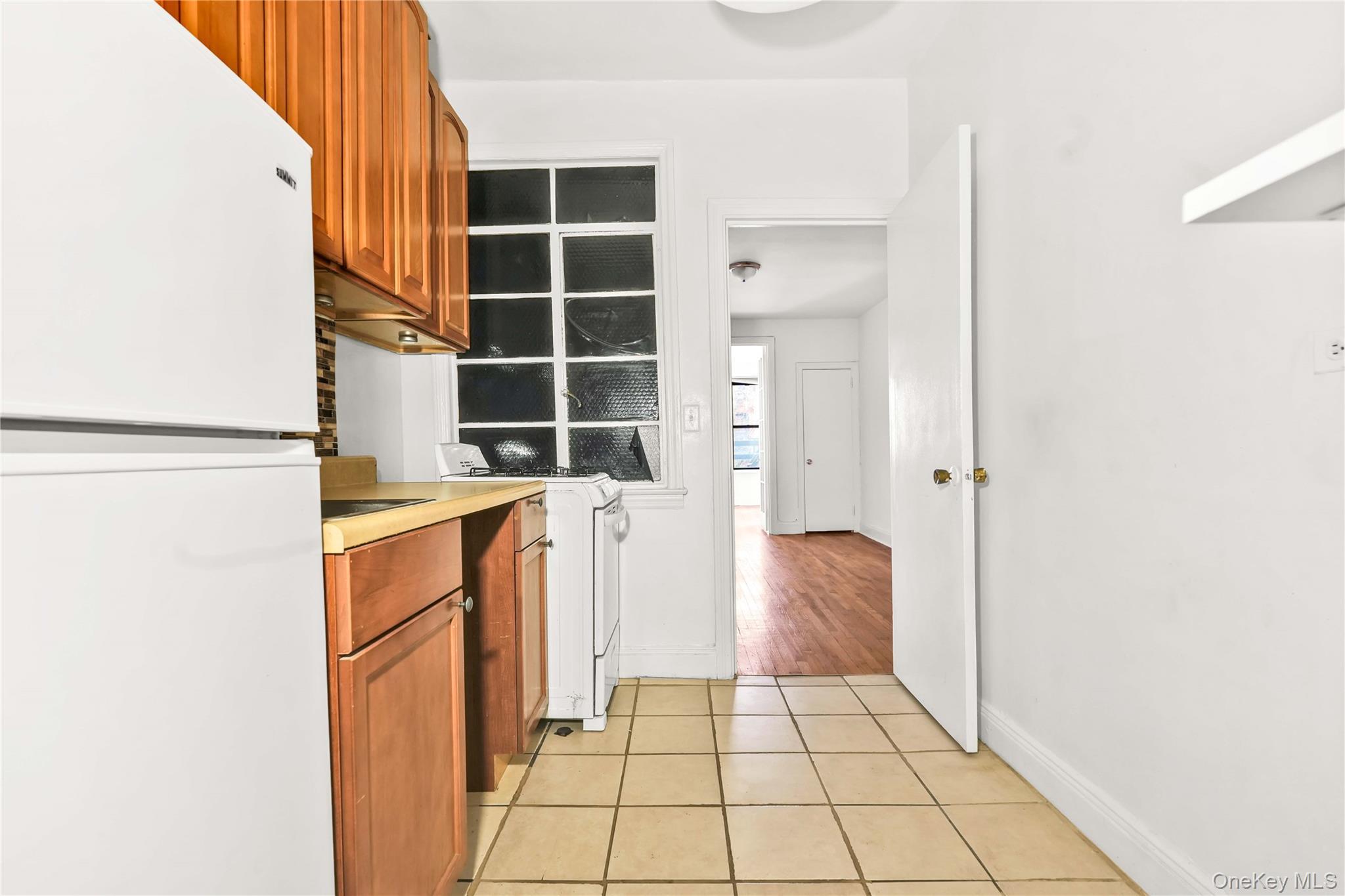 Coop E 88 Street  Manhattan, NY 10128, MLS-972984-14