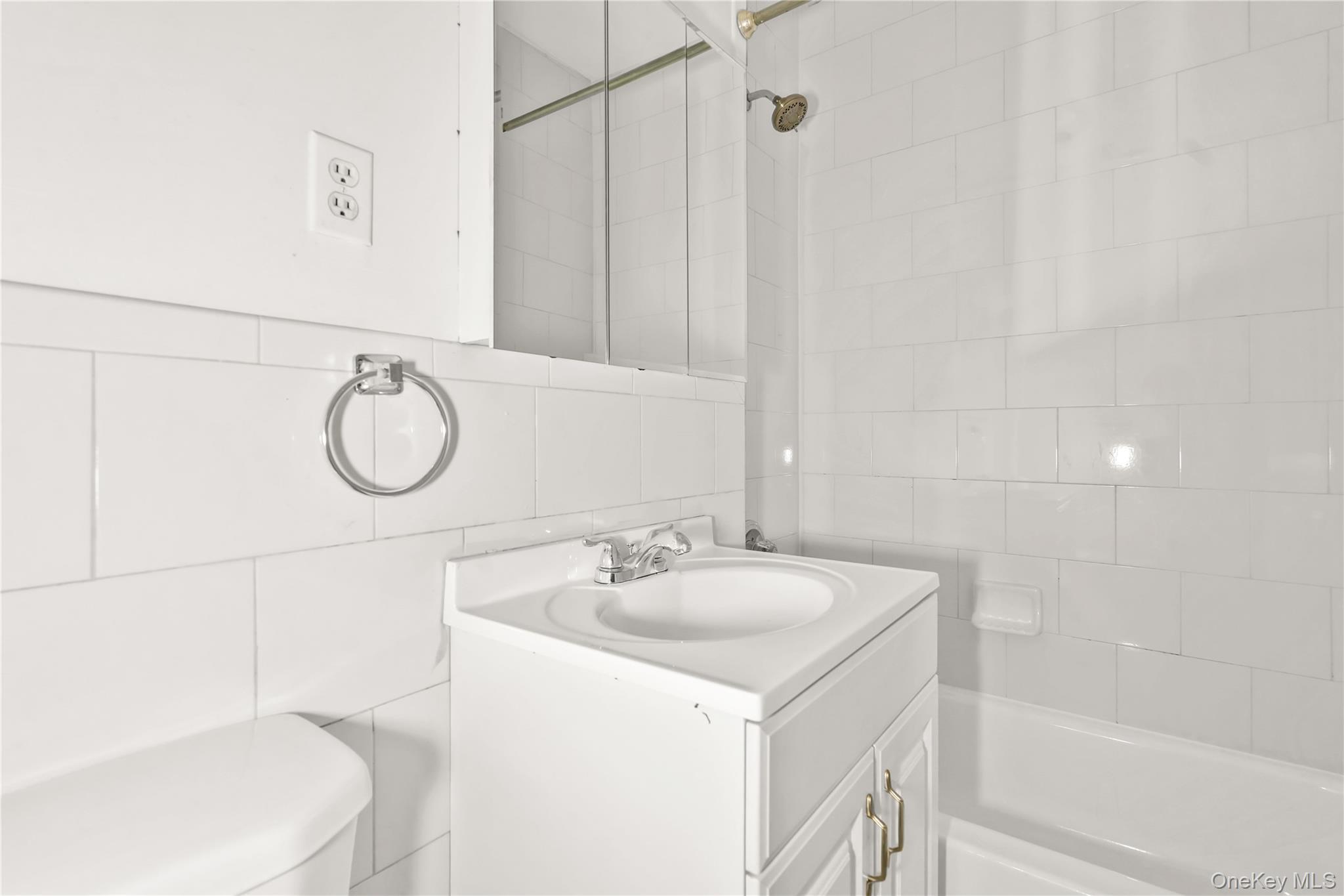 Coop E 88 Street  Manhattan, NY 10128, MLS-972984-16