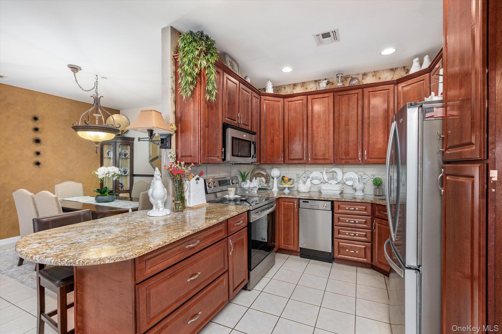 Condo Francesca  Suffolk County, NY 11701, MLS-973005-3