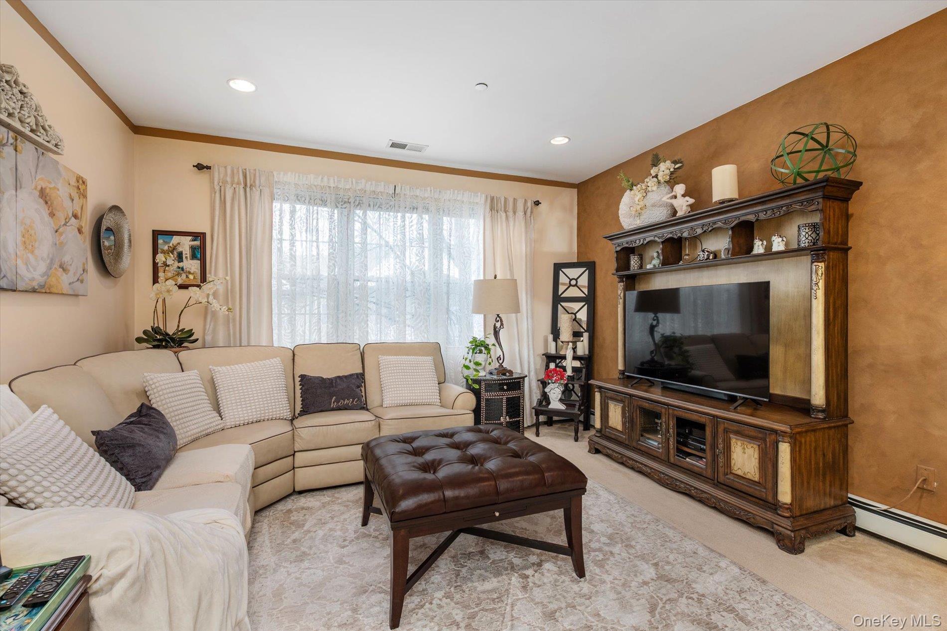 Condo Francesca  Suffolk County, NY 11701, MLS-973005-7