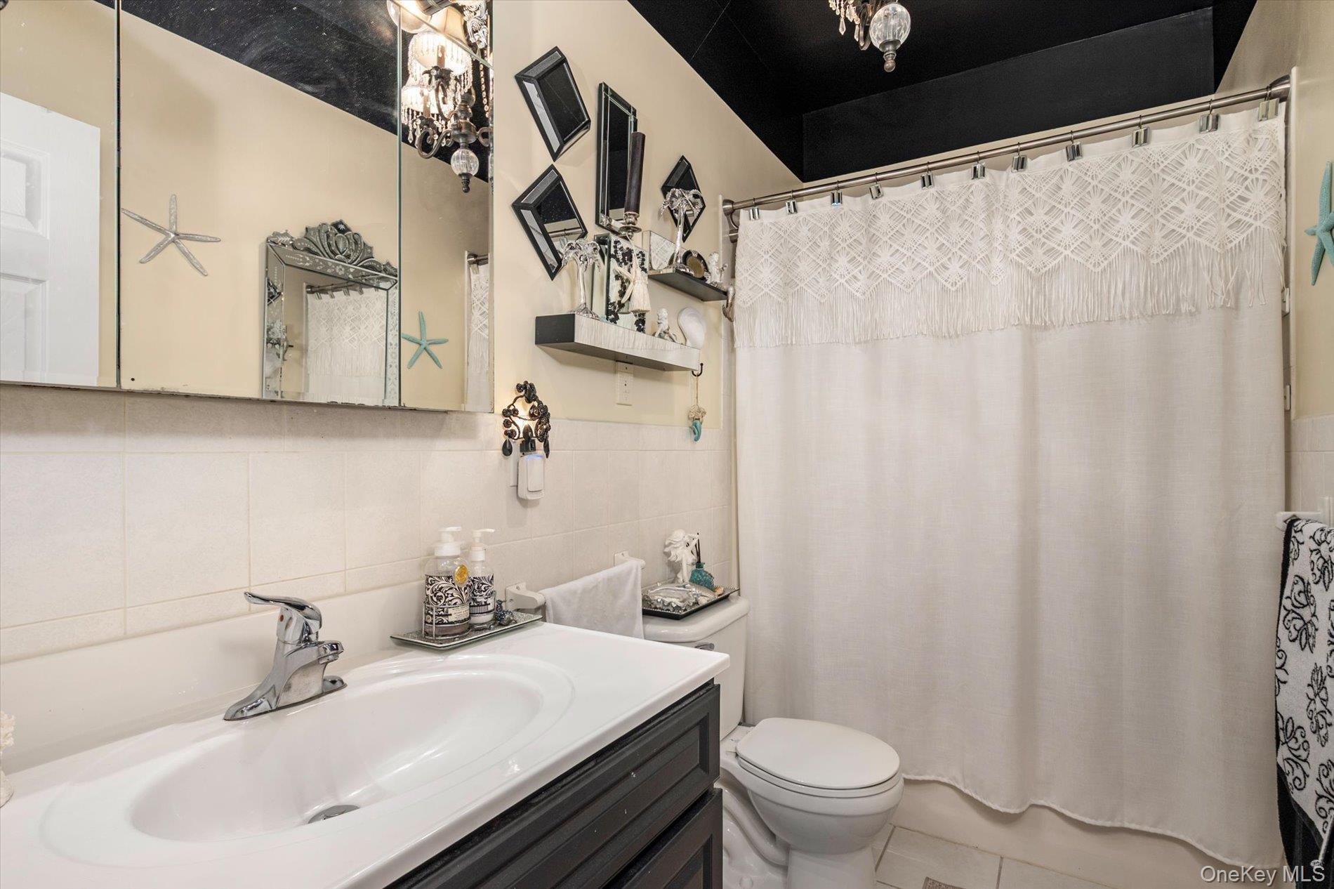 Condo Francesca  Suffolk County, NY 11701, MLS-973005-9