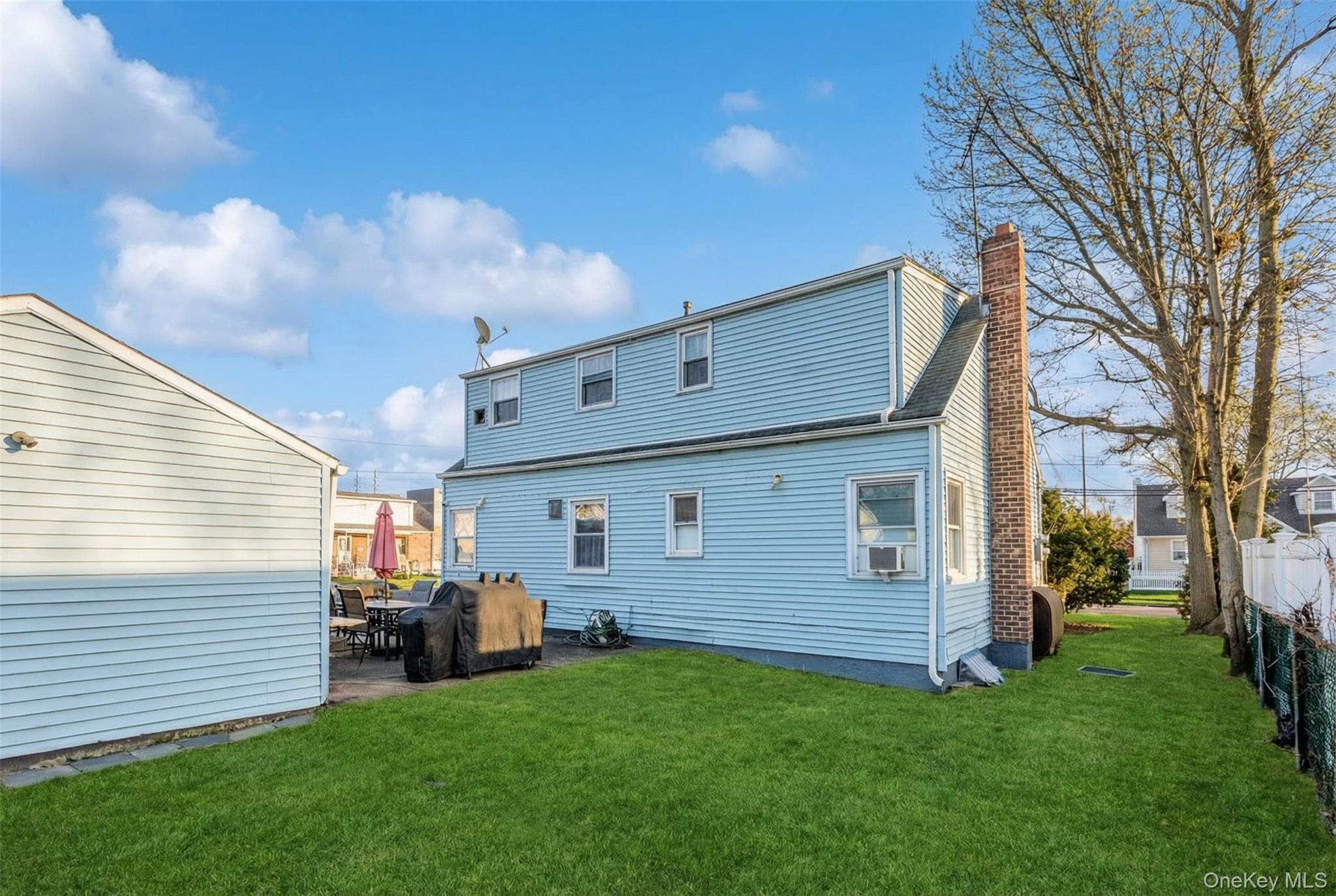 Single Family Caryl Drive  Nassau County, NY 11559, MLS-973020-30