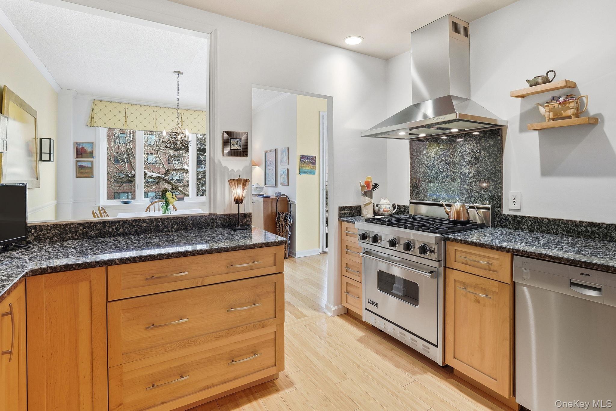 Coop Rockledge  Westchester County, NY 10562, MLS-973026-24