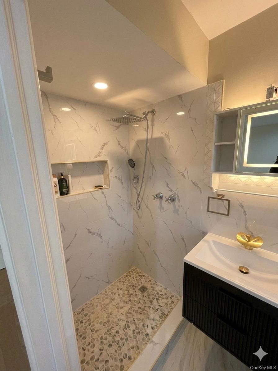 Single Family Hewlett Queens, NY 11362, MLS-973044-6