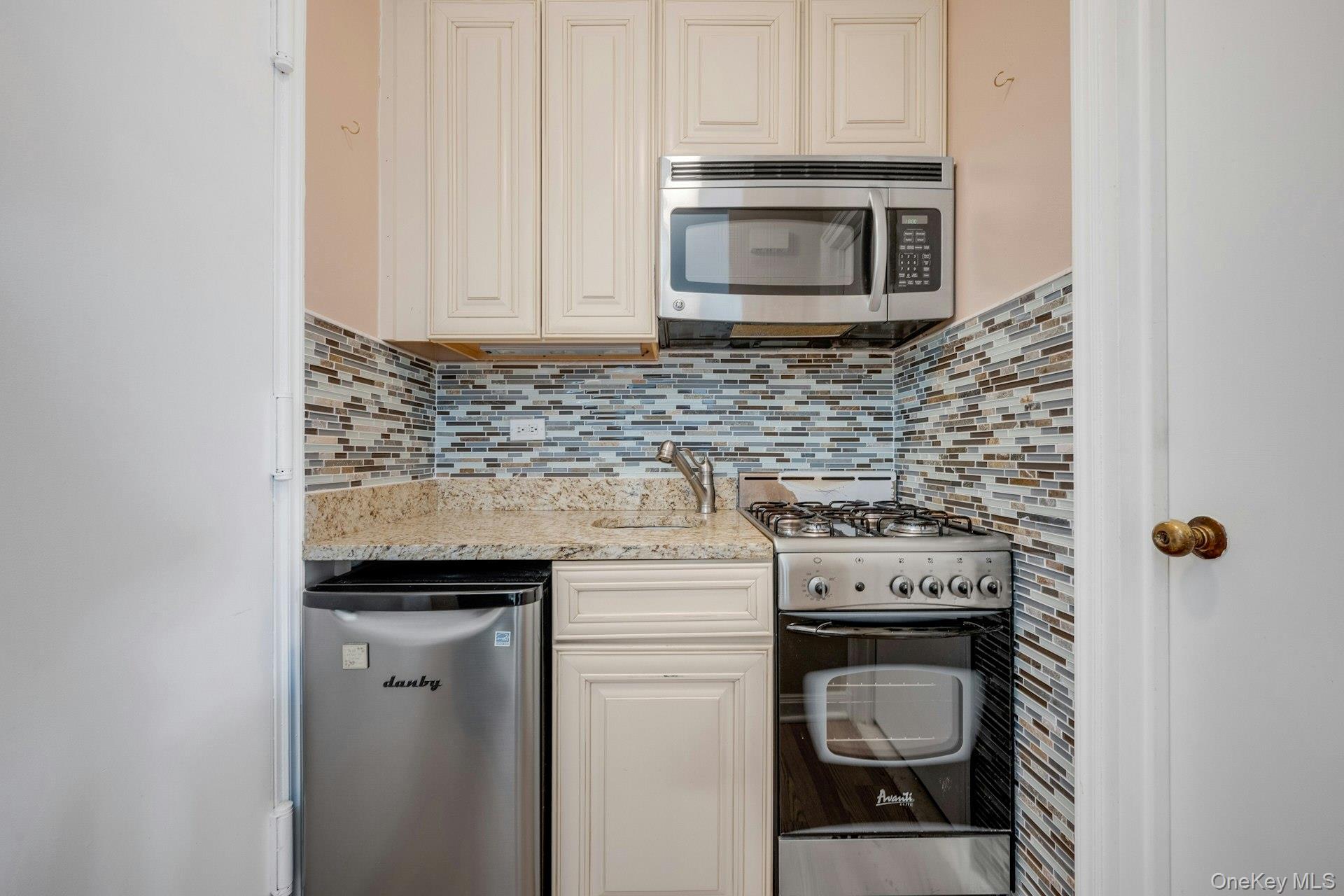 Coop Stoneleigh Westchester County, NY 10708, MLS-973068-7