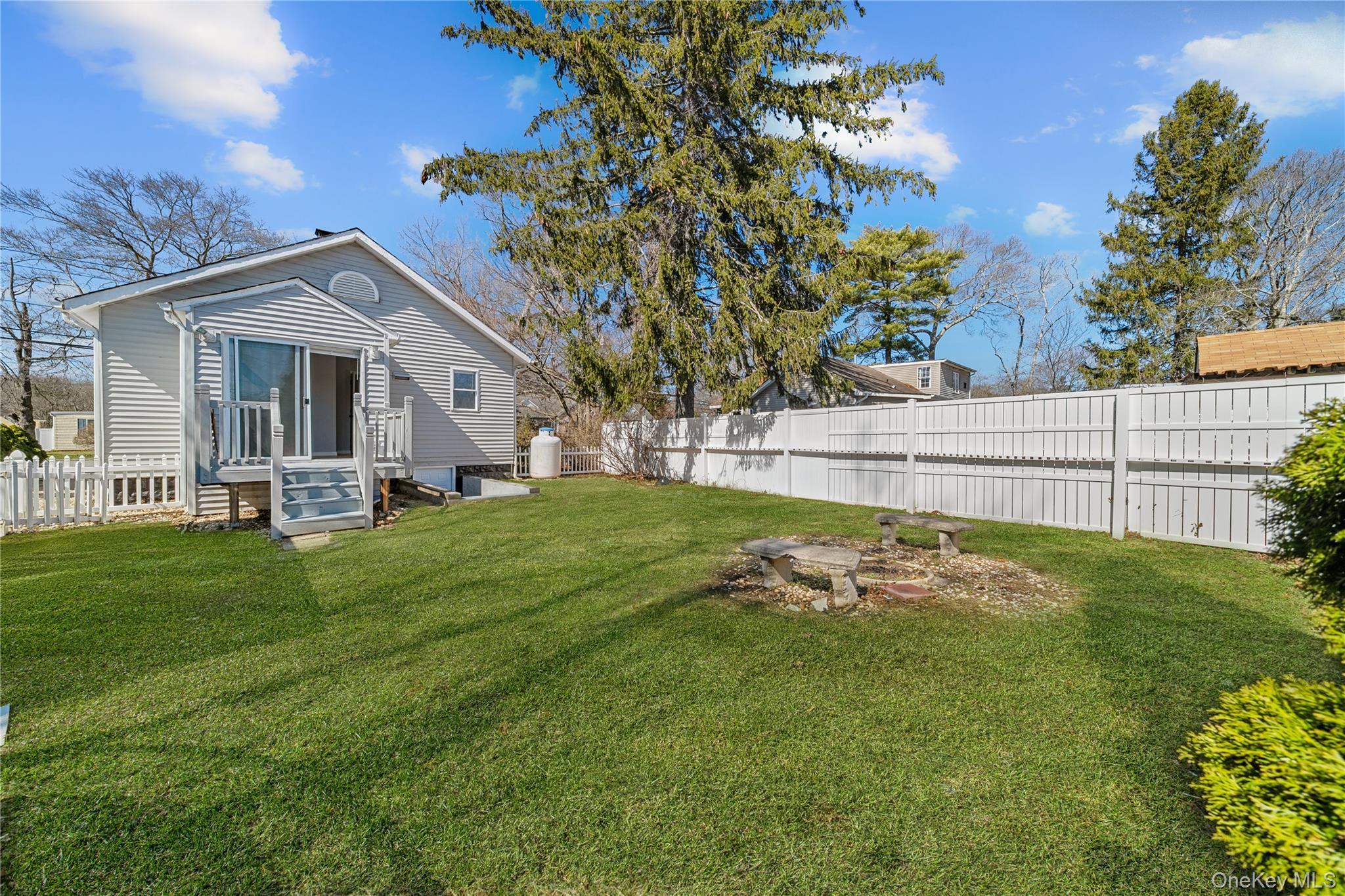 Single Family Ohio  Suffolk County, NY 11763, MLS-973088-15