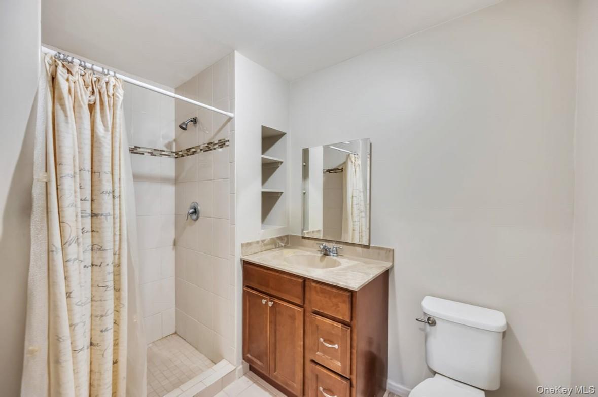 Condo Weatherby  Suffolk County, NY 11722, MLS-973102-10