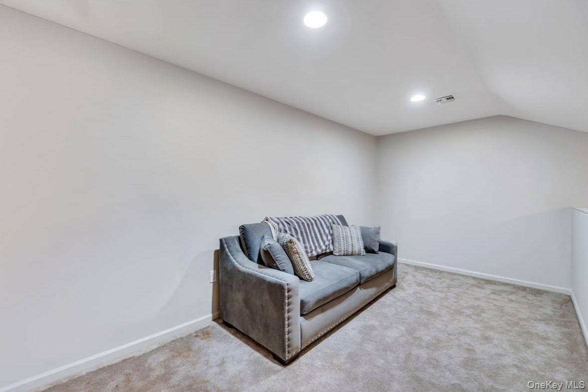 Condo Weatherby  Suffolk County, NY 11722, MLS-973102-15