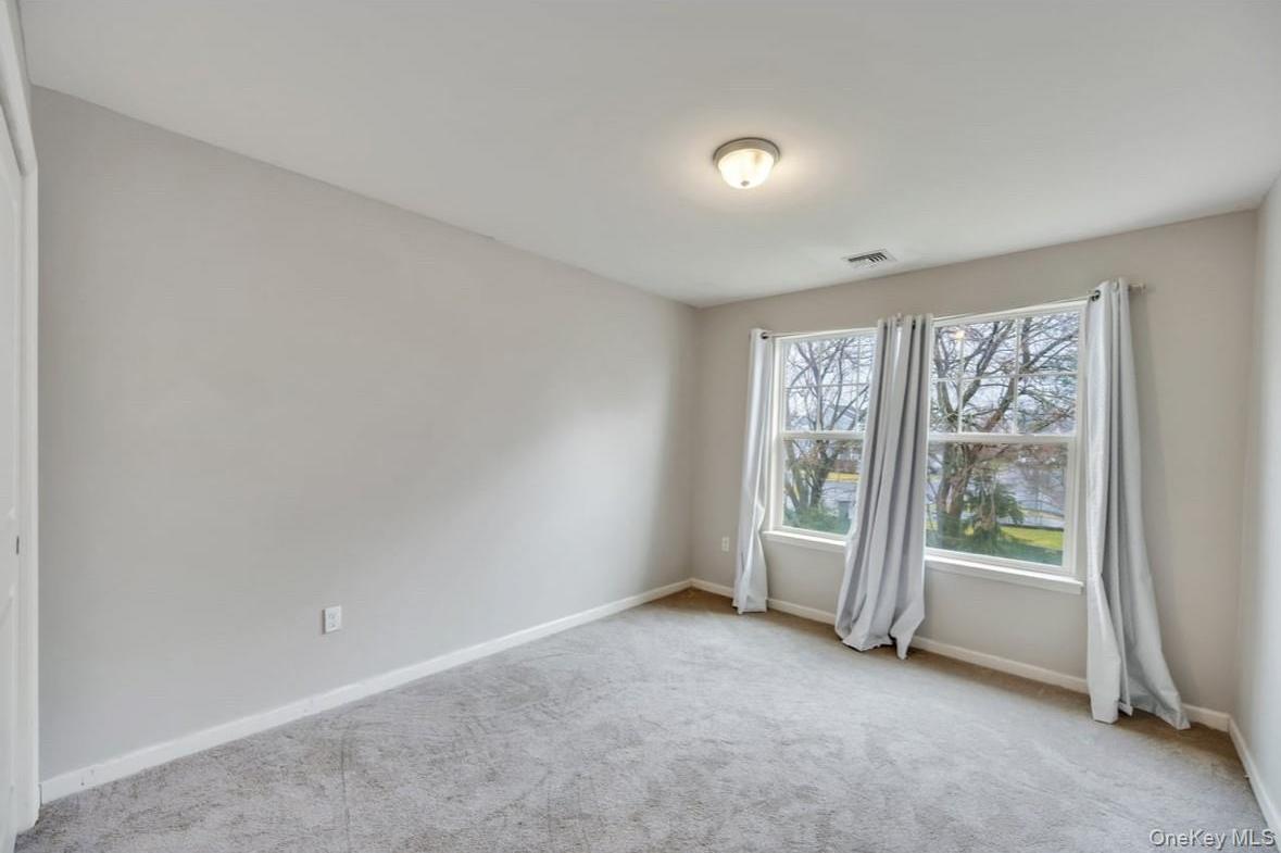 Condo Weatherby  Suffolk County, NY 11722, MLS-973102-8