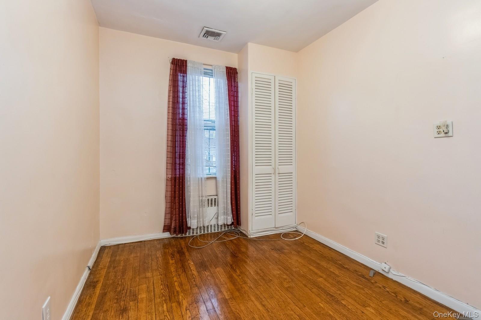 Single Family Grace  Bronx, NY 10466, MLS-973104-22