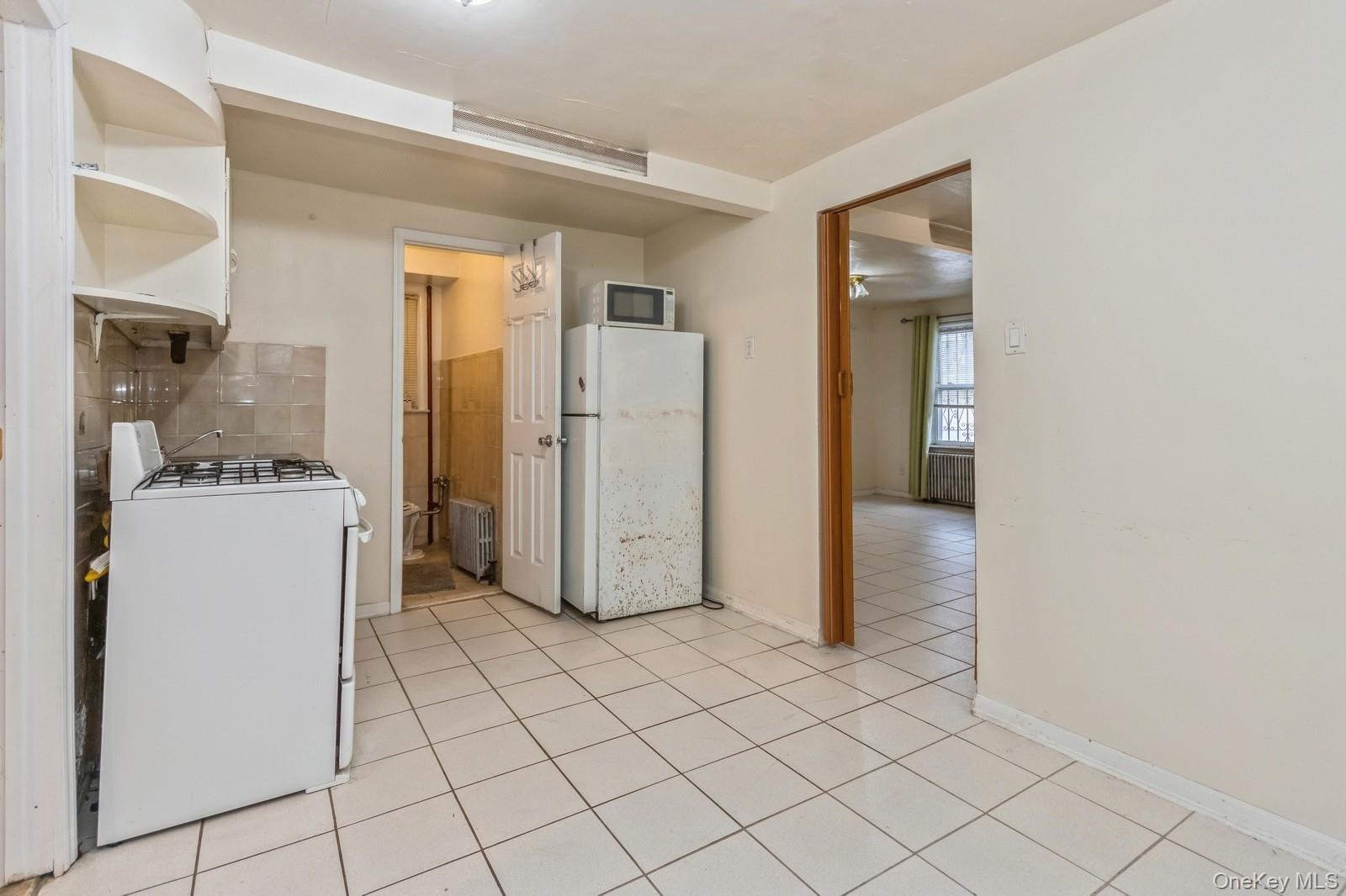 Single Family Grace  Bronx, NY 10466, MLS-973104-28