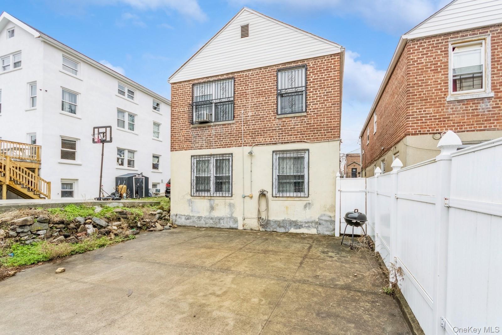 Single Family Grace  Bronx, NY 10466, MLS-973104-38