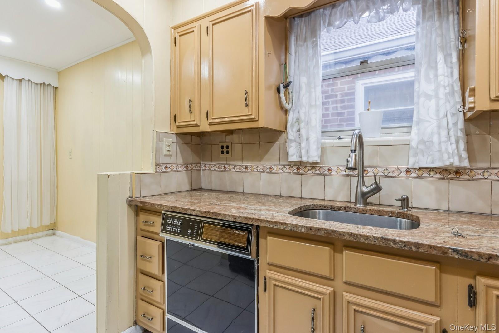 Single Family Grace  Bronx, NY 10466, MLS-973104-7