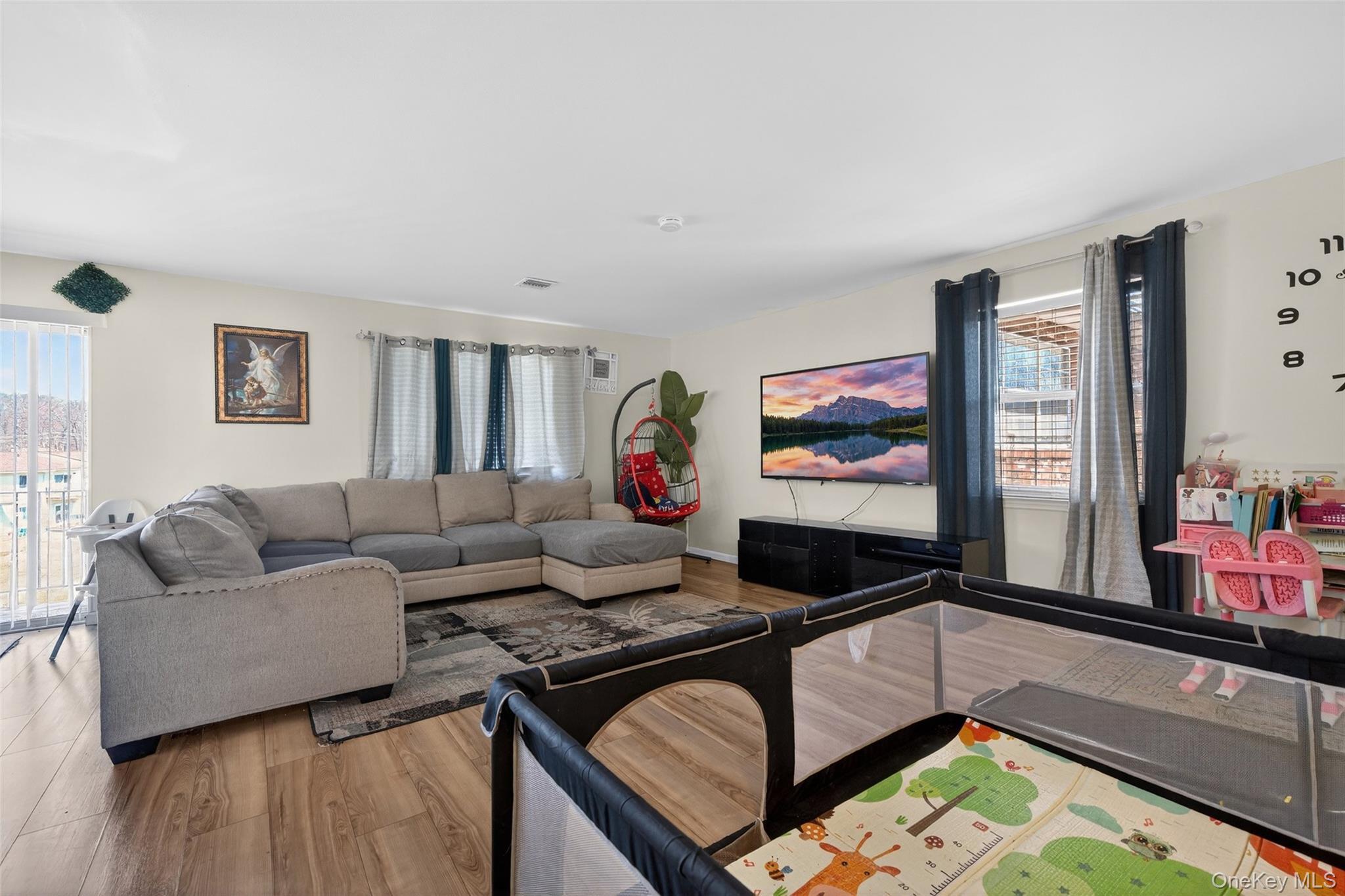 Condo Temple Hill  Orange County, NY 12553, MLS-973111-5