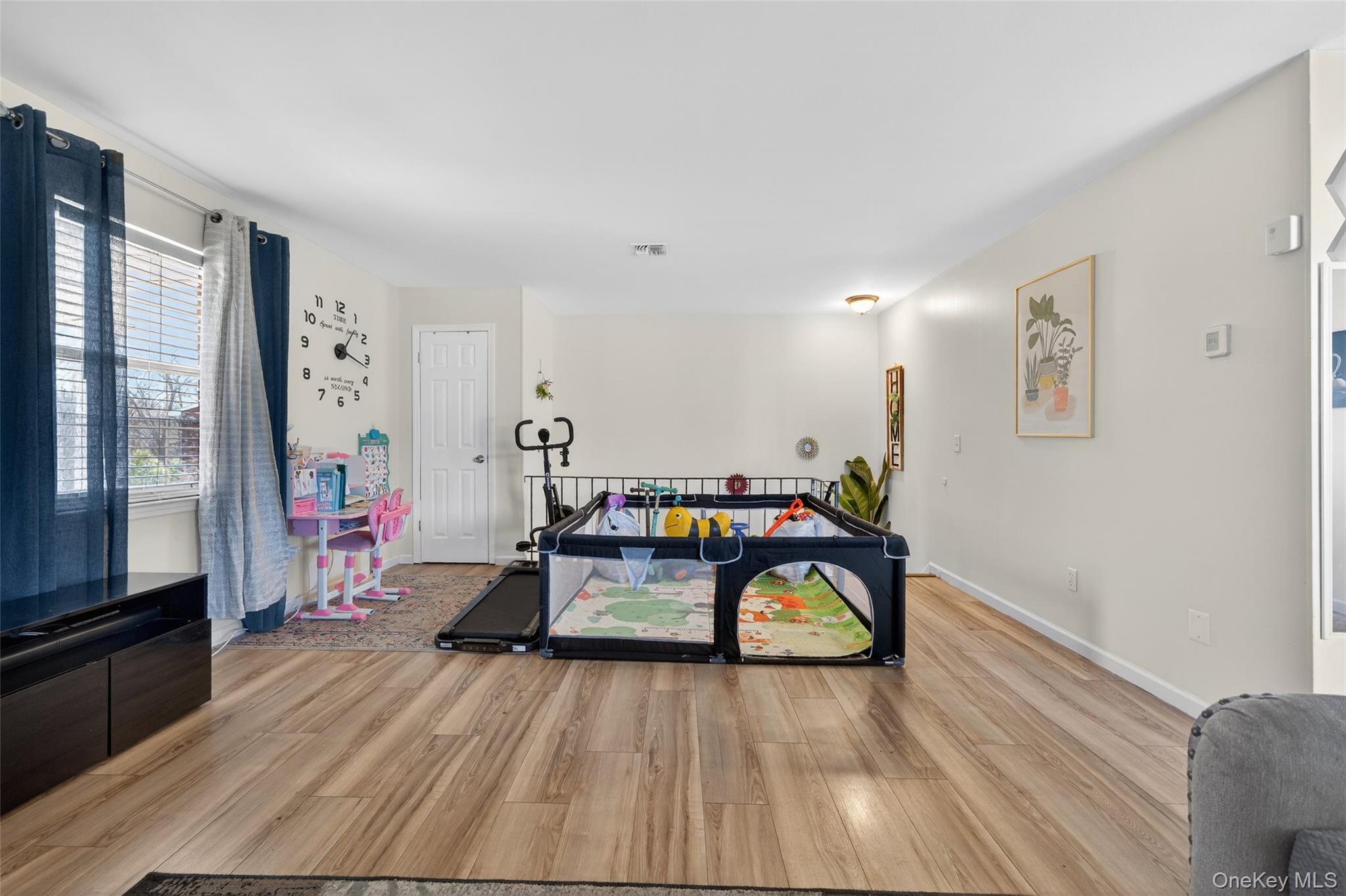 Condo Temple Hill  Orange County, NY 12553, MLS-973111-8