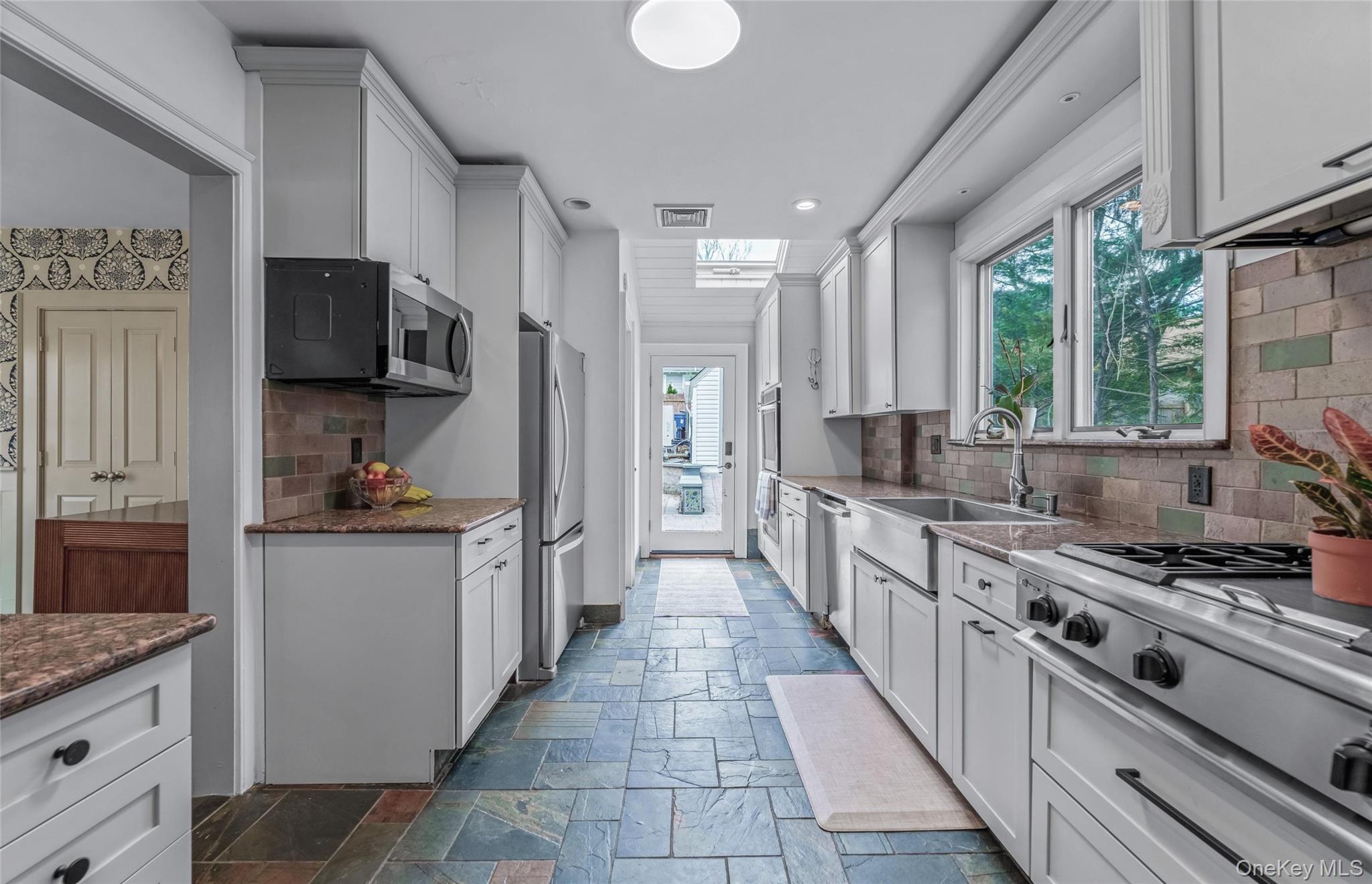 Single Family Manor  Queens, NY 11363, MLS-973119-17