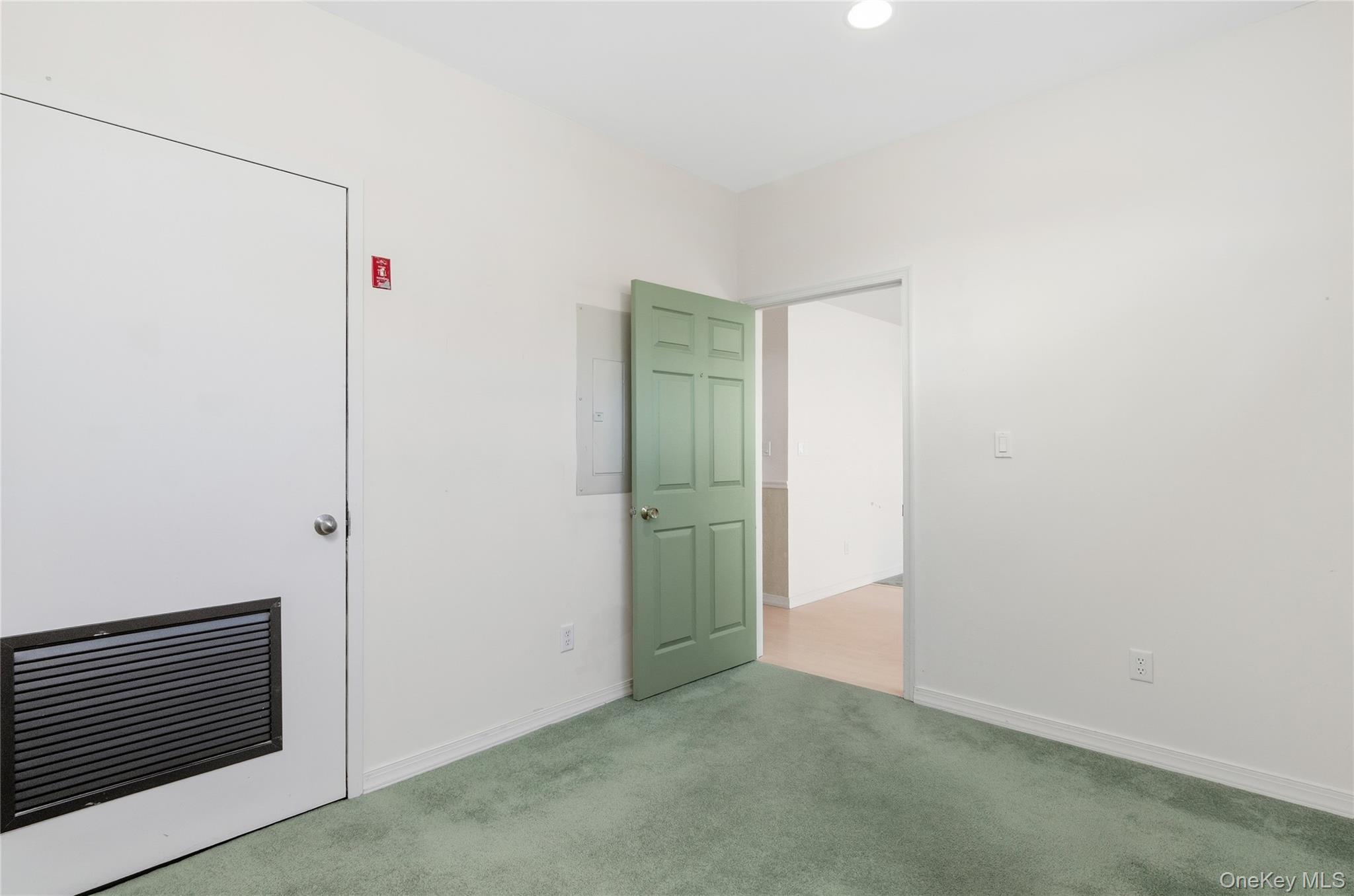 Condo Amen  Suffolk County, NY 11901, MLS-973137-13