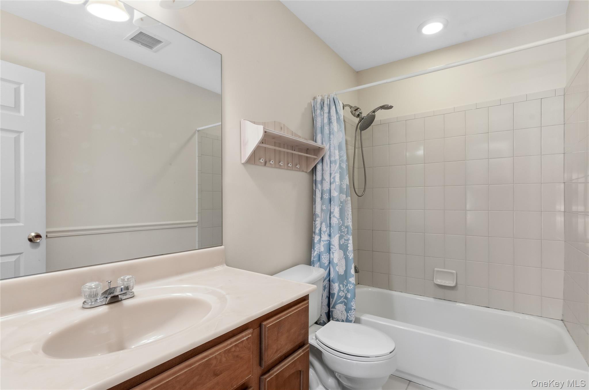 Condo Amen  Suffolk County, NY 11901, MLS-973137-16